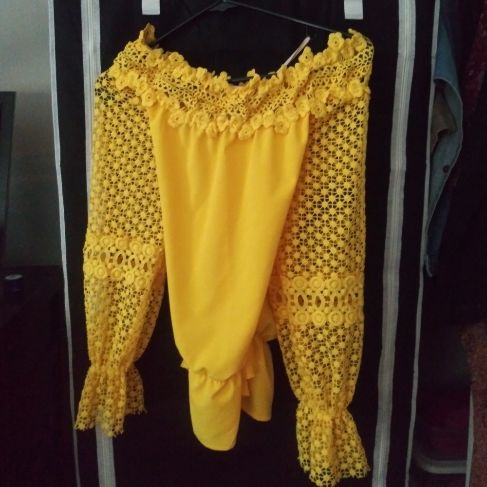 Blouse - Picture 2 of 2